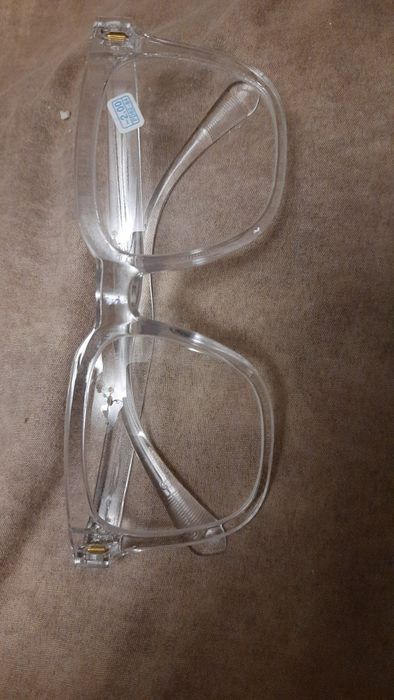 Нові окуляри для зору.