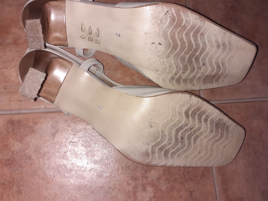 Sandalias em pele   n 40