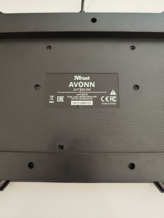 Teclado Gaming Trust GXT 830-RW AVONN