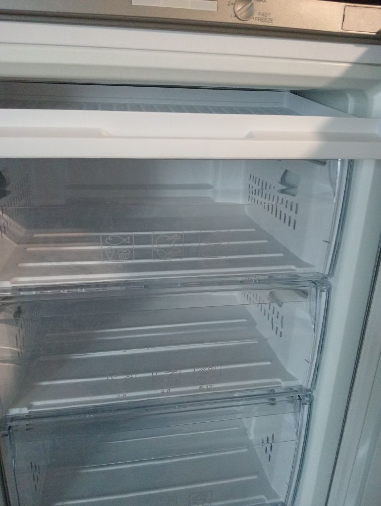 Продам морозильну камеру Beko