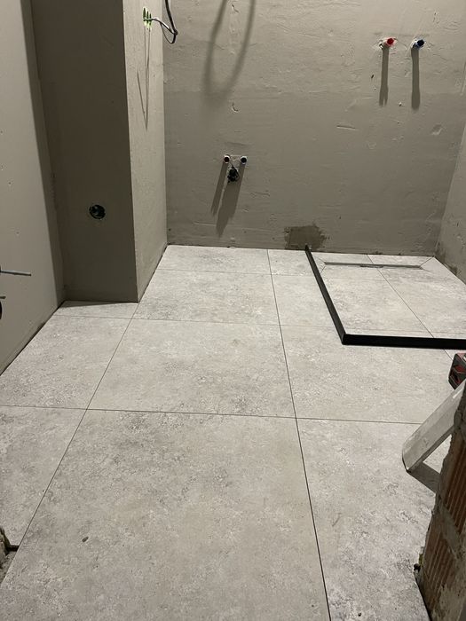 Плиточники Ірпінь! Професійне вклалання плитки будь якоі складності!