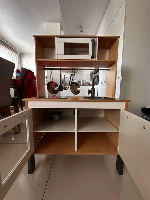 Kuchnia drewniana ikea plus wozek z zakuami