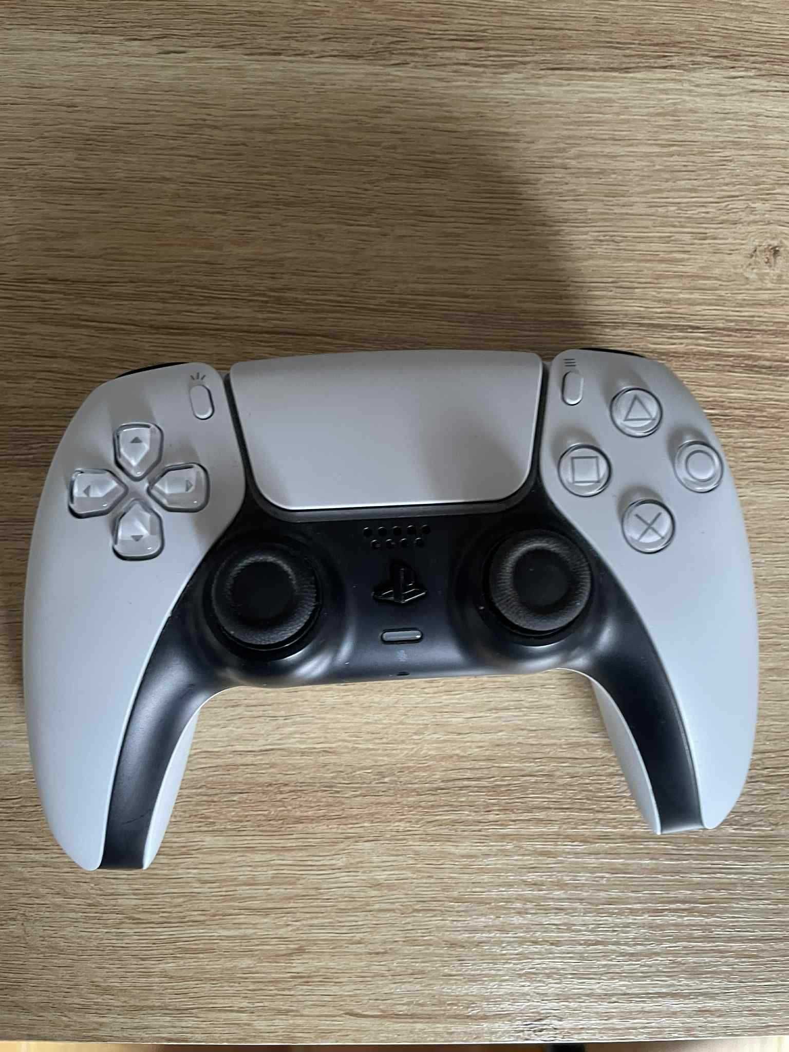 Ps5 z napędem i z padem