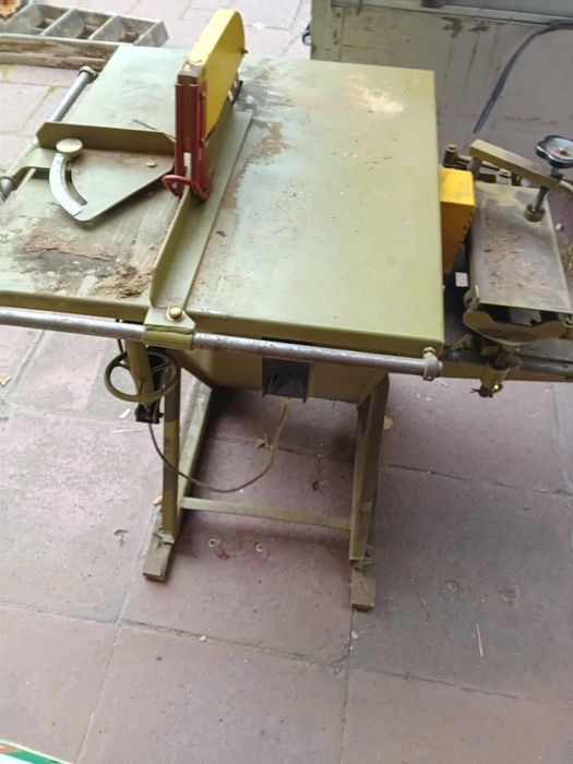 Pila stolowa krajzega