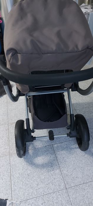 Carrinho bebé e acessórios