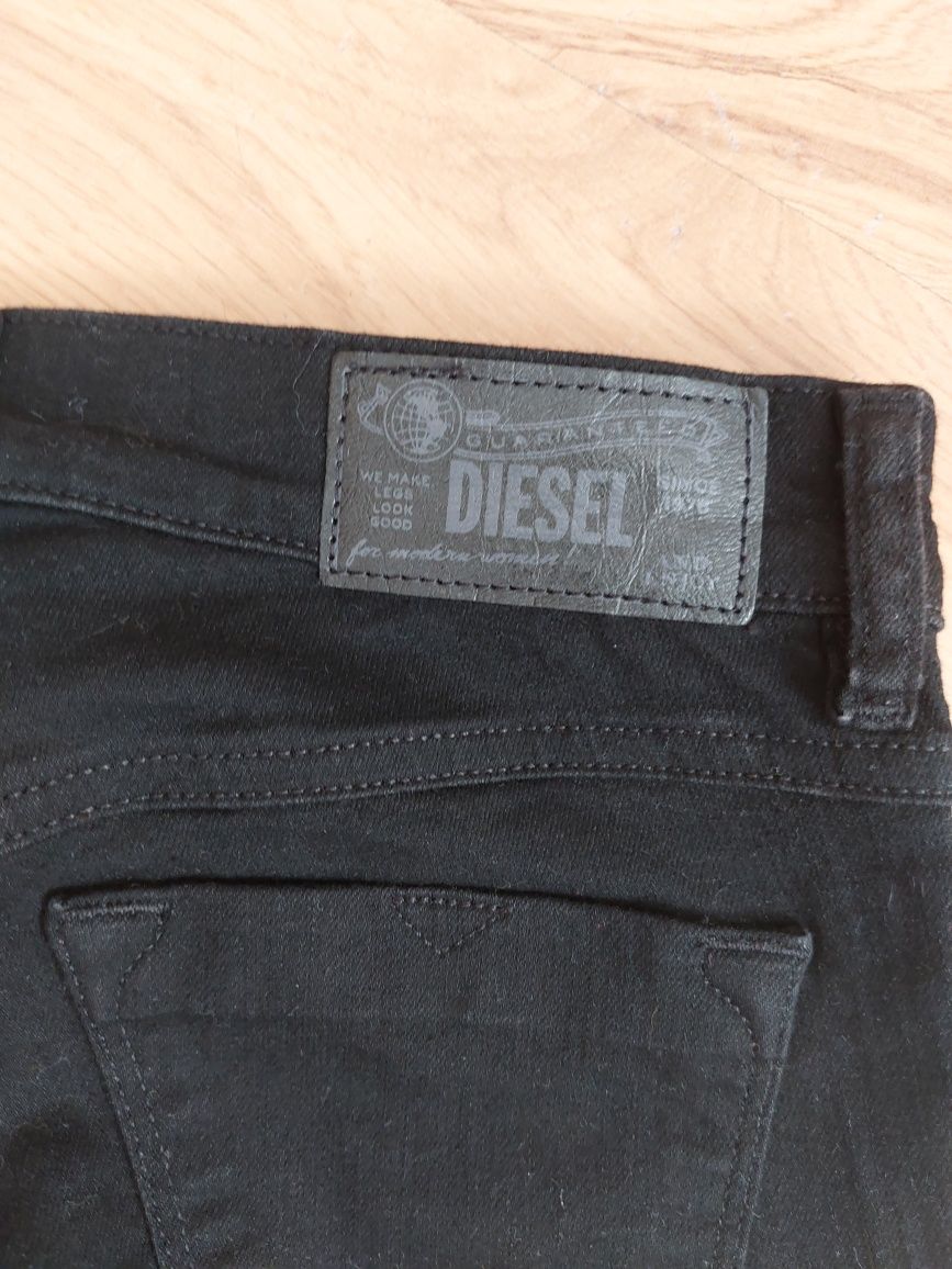 Jeansy damskie DIESEL