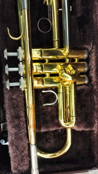 Trompete Yamaha YTR 2320E