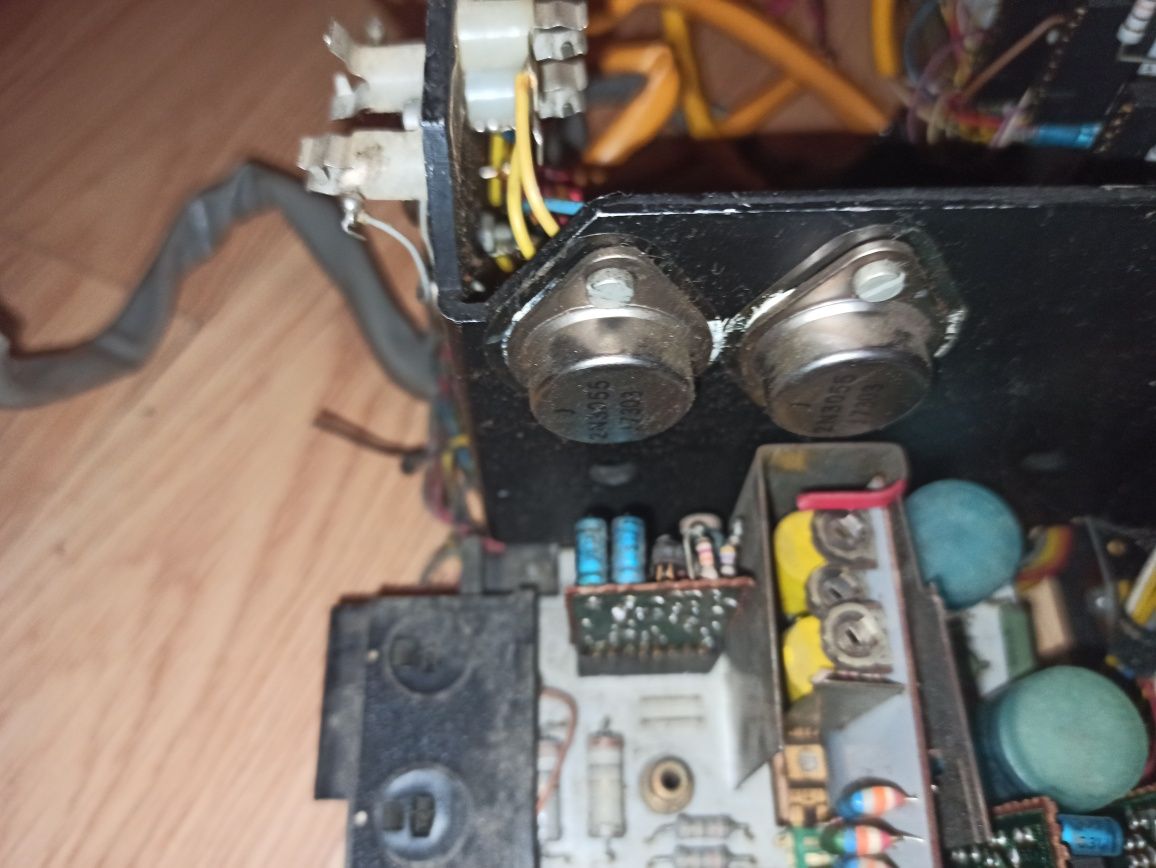 Posiadam części do magnetofonu szpulowego Philips n 4418 !