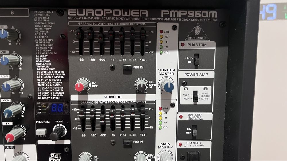 Мікшерний пульт активний Behringer Europower PMP 960 M