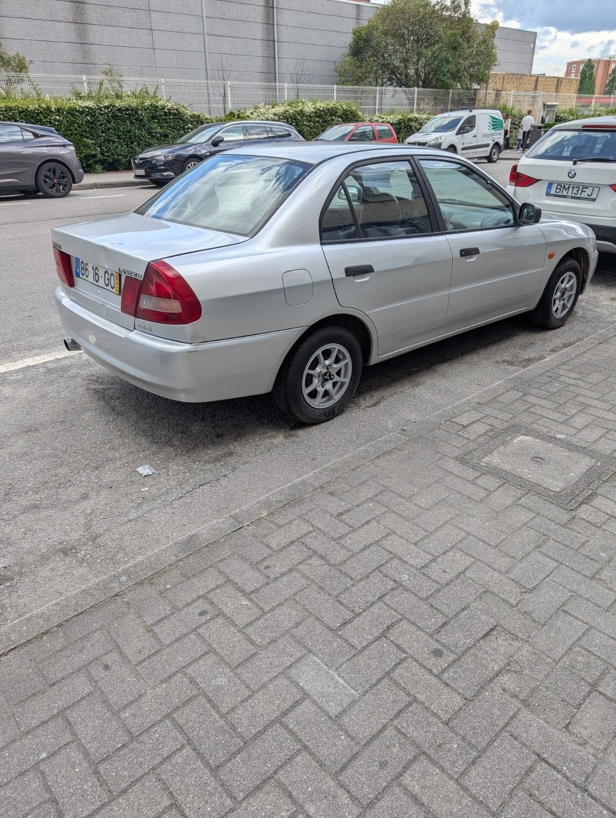 Mitsubishi com inspeção feita. A andar normalmente sem problemas.