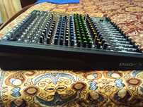 Мікшерний пульт MACKIE PRO FX16V3
