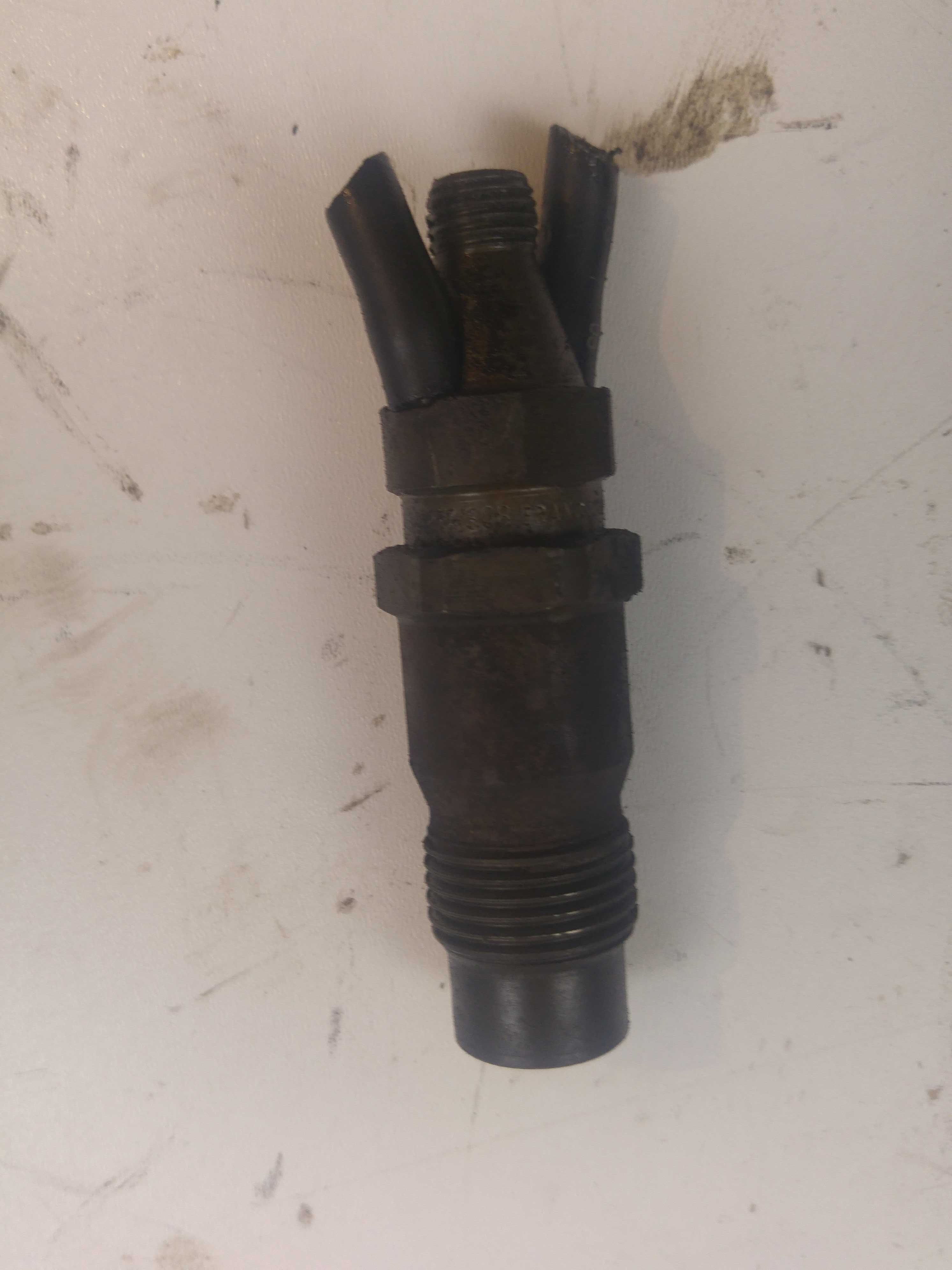 Nissan Primera P11 Wtryskiwacz Wtrysk 2.0 TD