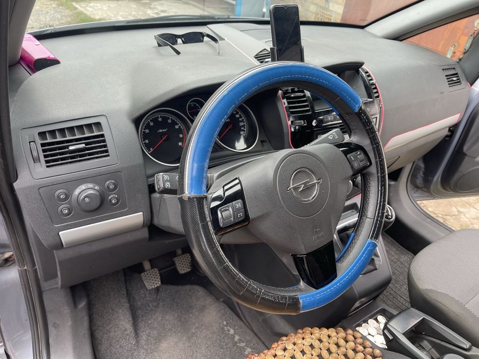 Продам Opel Zafira