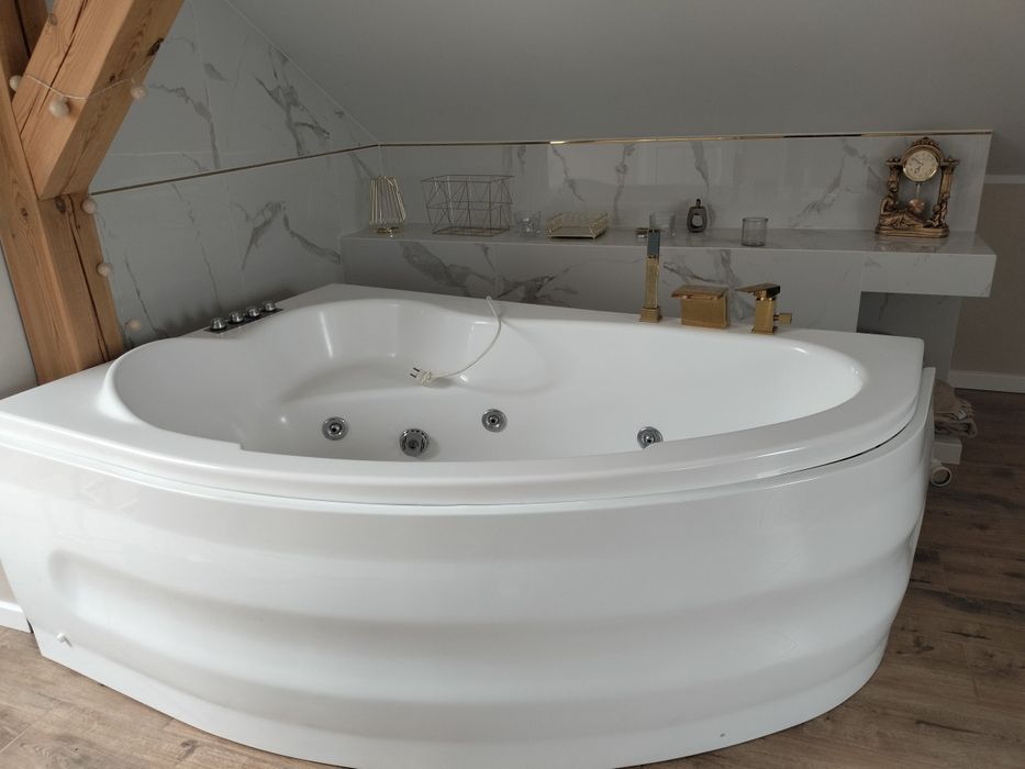 Wanna z hydromasażem 110/170