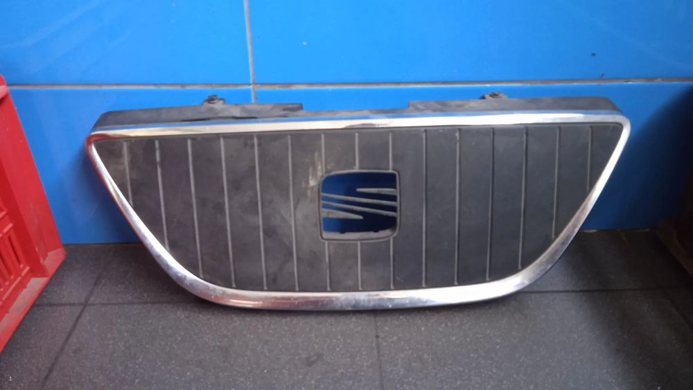 Grill Seat Ibiza IV 6j0853654b