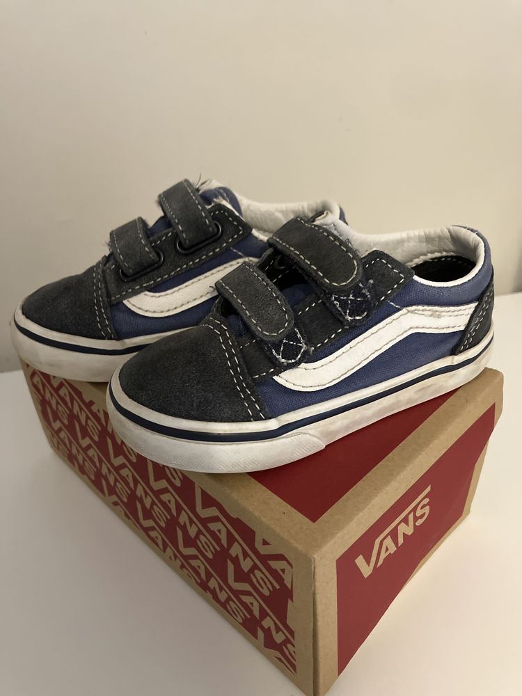 Ténis Vans Old Skool em azul. Tamanho 23.5