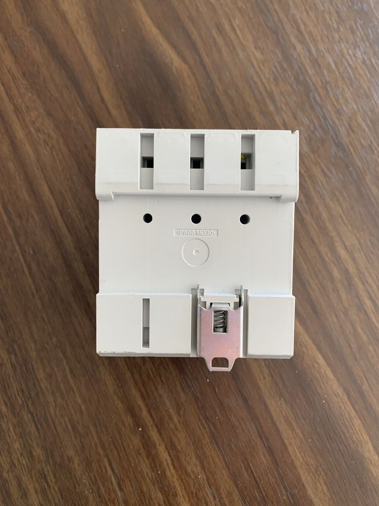 Diferencial trifasico 30mA 40A Hager CDC 440P