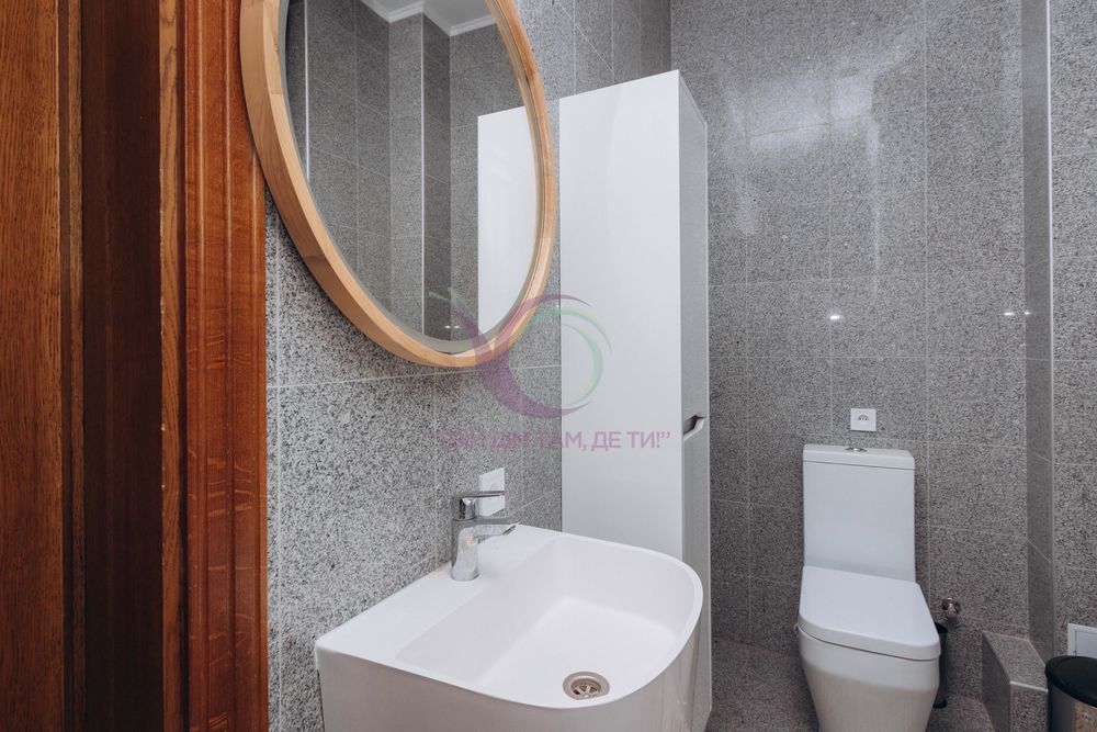 Здається в оренду будинок на 3 поверхи по вул. Достоєвського