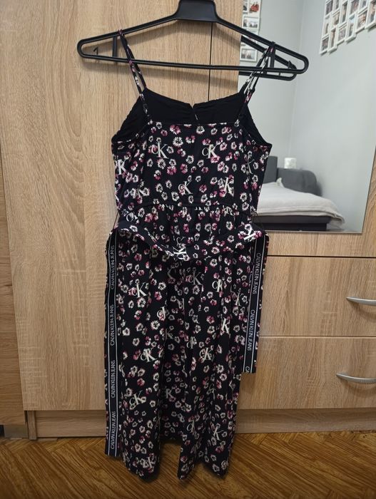 Sukienka Calvin Klein Jeans z tasiemką w tali w kwiaty rozmiar XS 34
