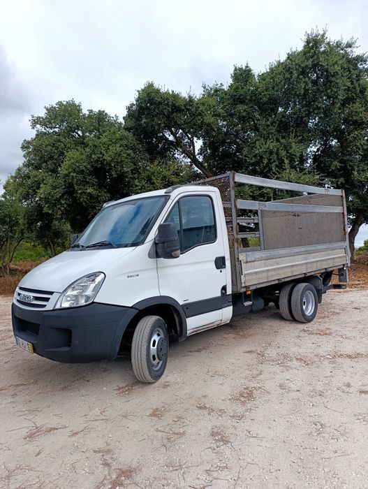 Carrinha Iveco caixa aberta e plataforma