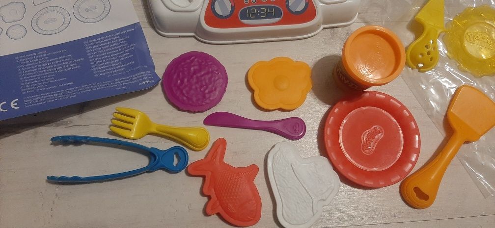 Play-Doh Wesoła kuchnia elektryczna kuchenka gotowanie NOWA ciastolina