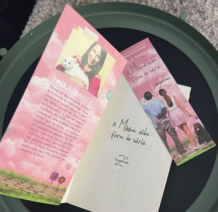 2 livros “A minha vida fora de série” (1ª e 2ª temporadas)