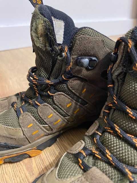 Brązowe, dziecięce buty trekkingowe marki Jack Wolfskin rozmiar 31