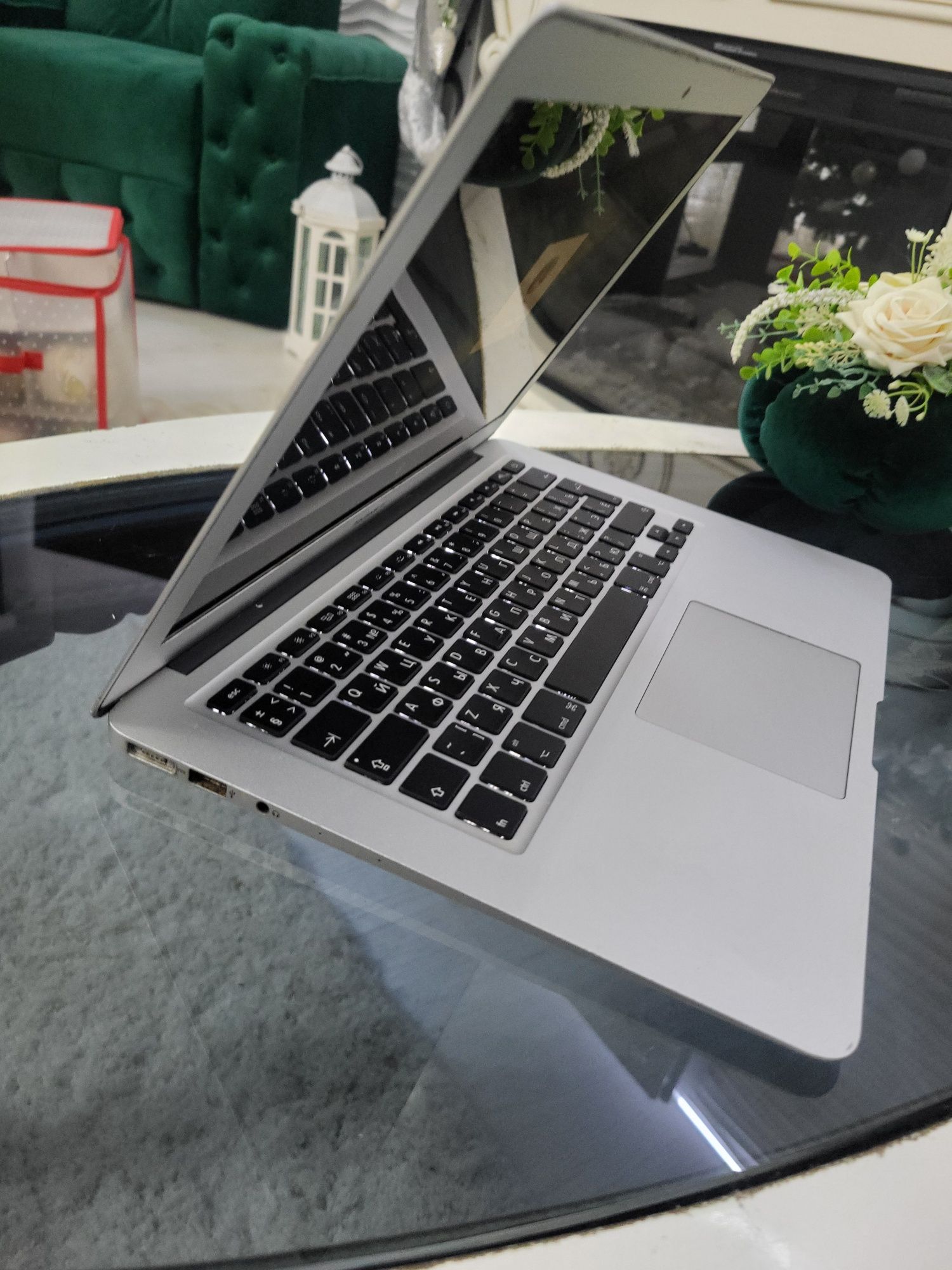 MacBook Air.на і5.2013року.