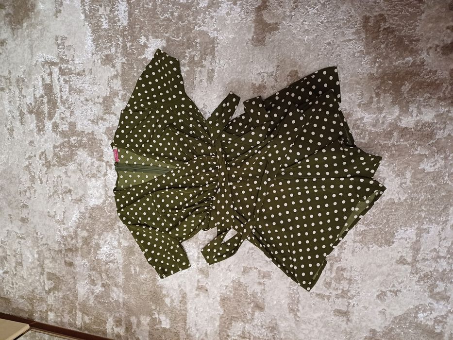 Ромпер комбинезон с поясом  оливковый в горох