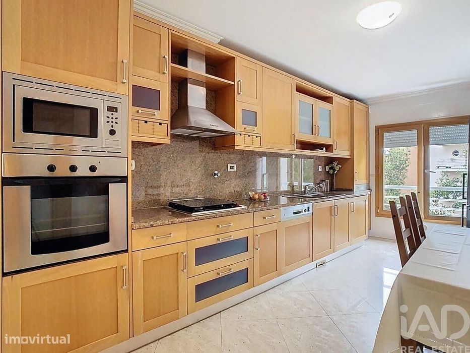 Apartamento T2 em Odivelas de 102,00 m2