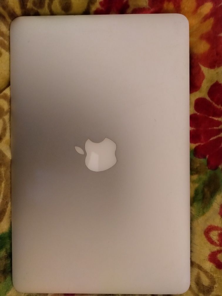 Ноутбук MacBook 1370