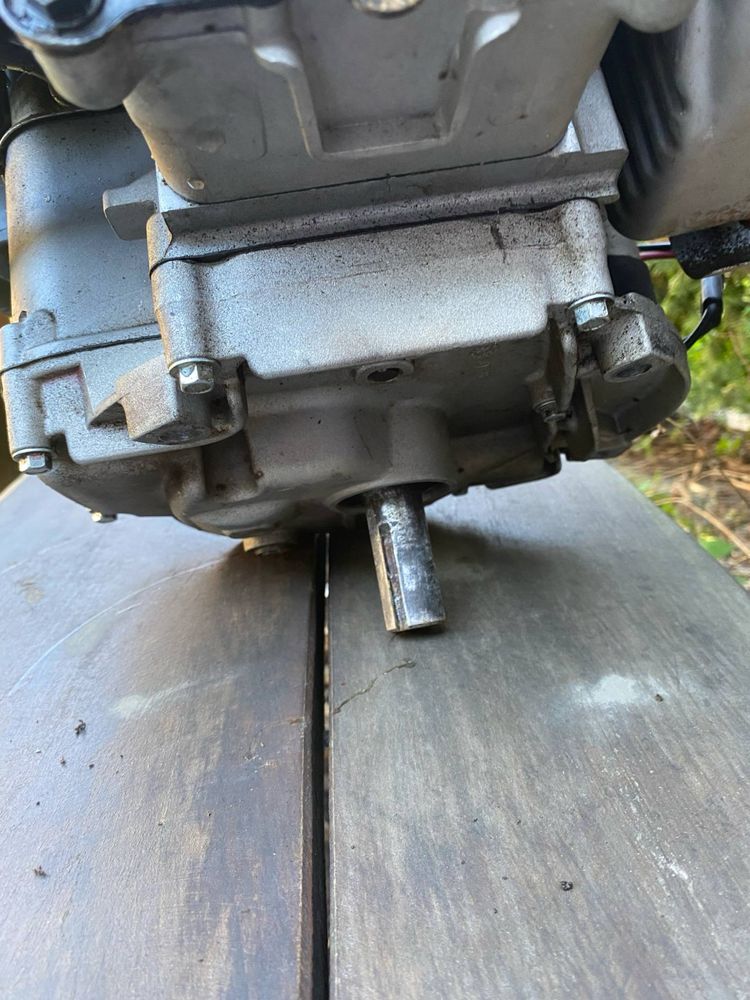 Silnik do kosiarki Briggs &stratton 775is instant