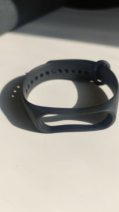 Opaska do MiBand 4 - gładka, klasyczna, kolor czarny -  NOWA