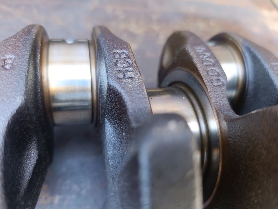 Колінвал 1.4 16V Гольф 4 Golf 4 номер 036H 036Н