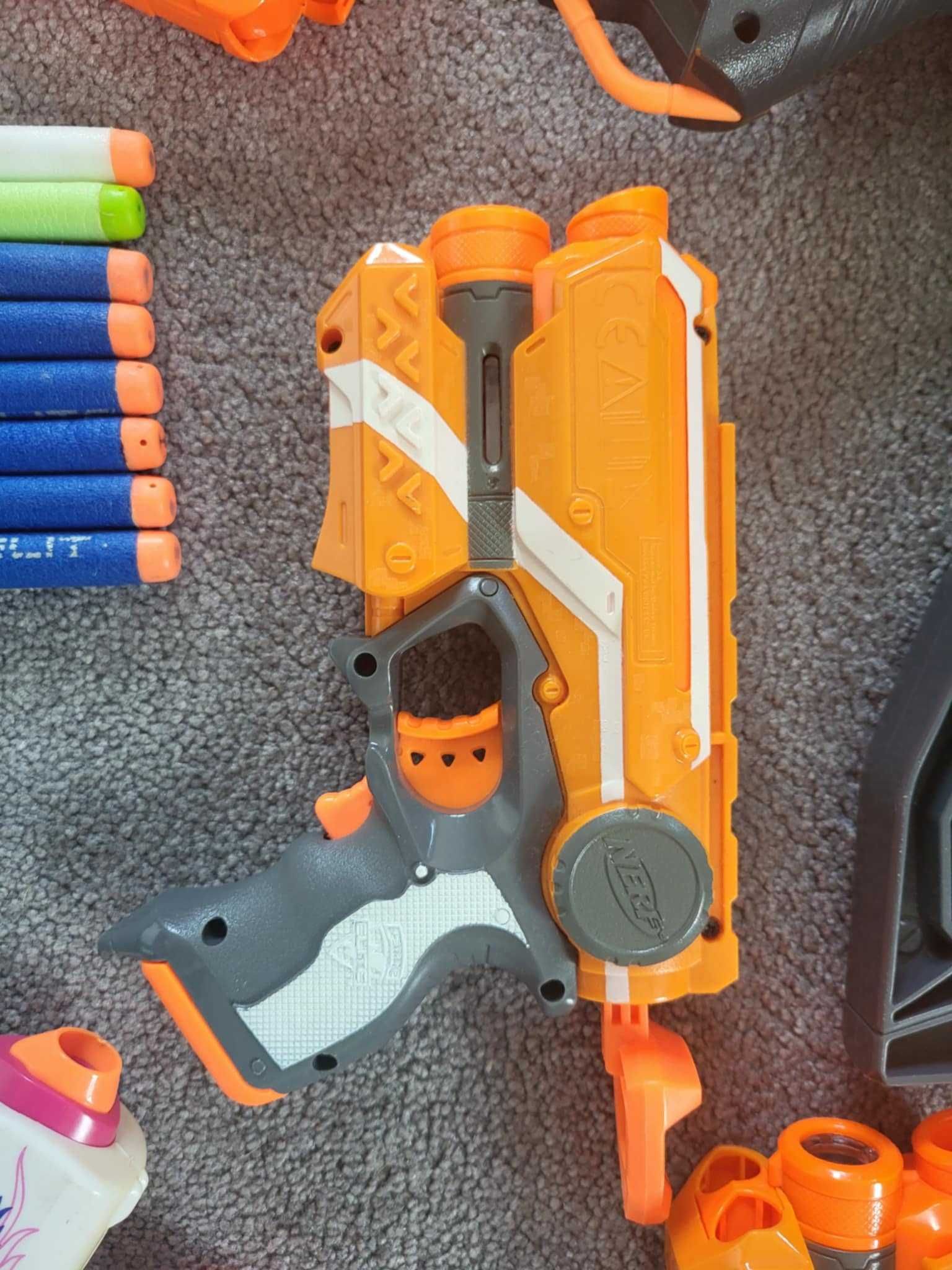 Zestaw Nerf – wyrzutnie, strzałki, magazynki, akcesoria