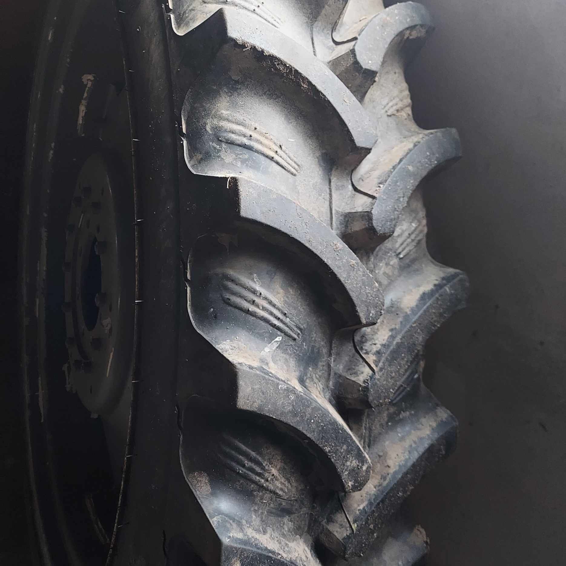 Kola wąskie do międzyrzędzi 280/85 R28 270/95 R44