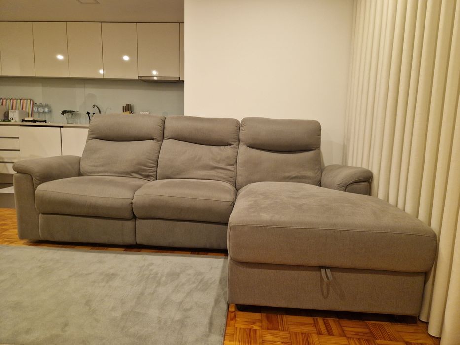 Sofá com chaise longue