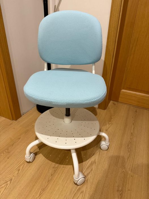 Krzeslo obrotowe dla dziecka IKEA VIMUND