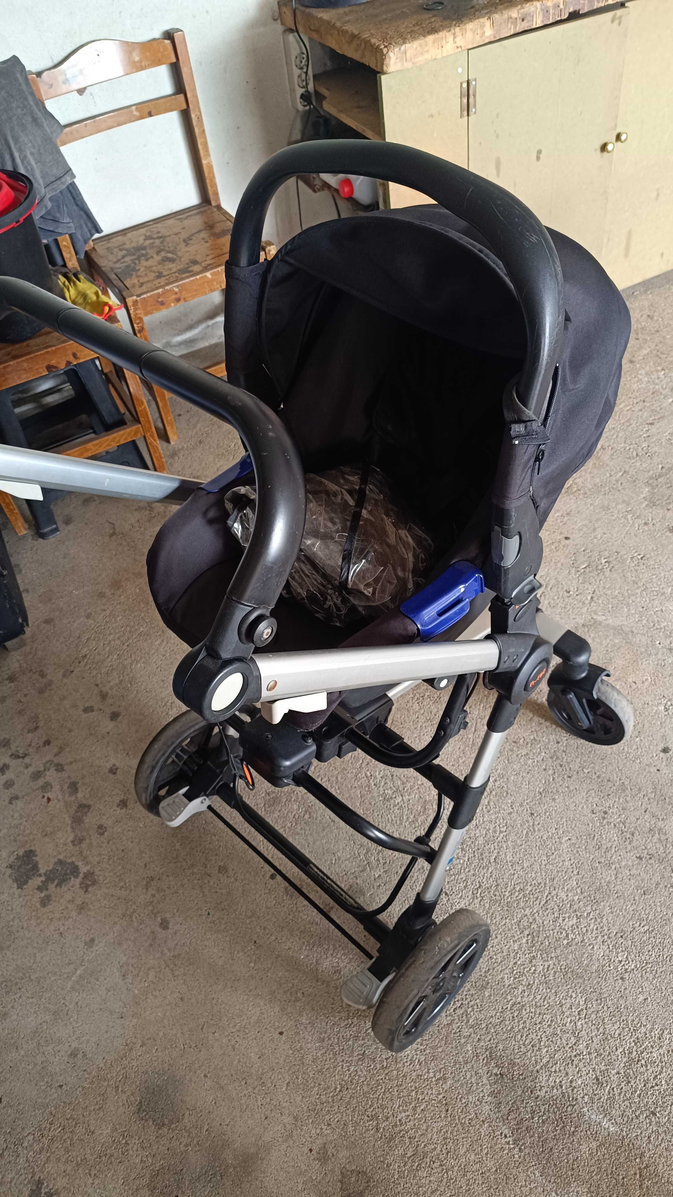 Carrinho de bebe e alcofa