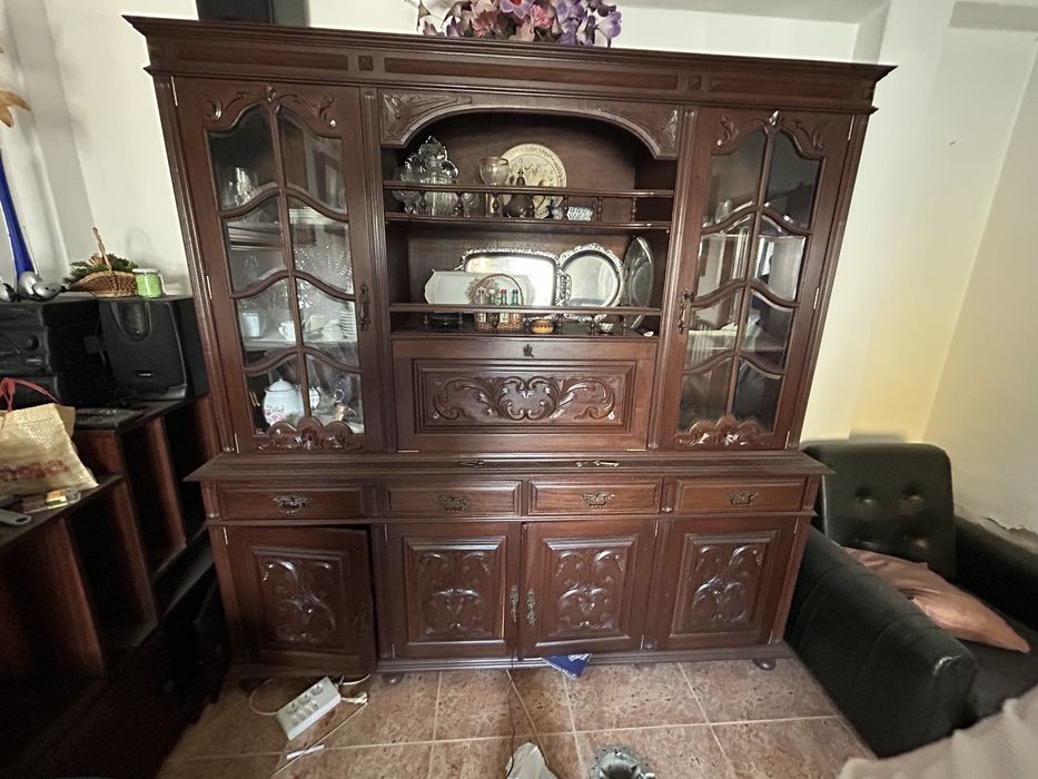 Móvel antigo de sala