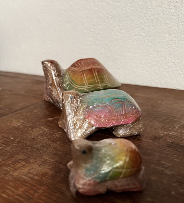 Tartarugas em madeira