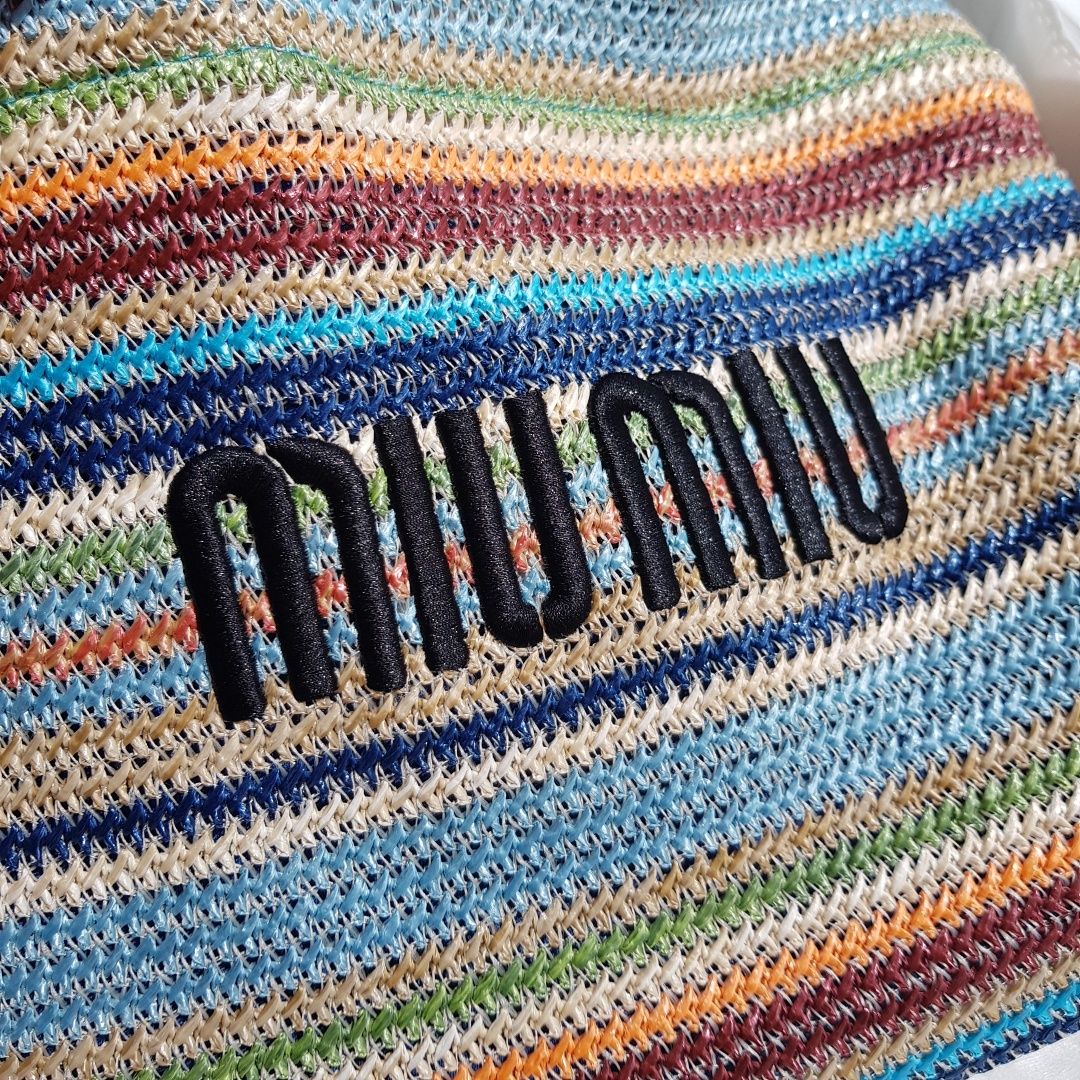 Сумка miu miu  .