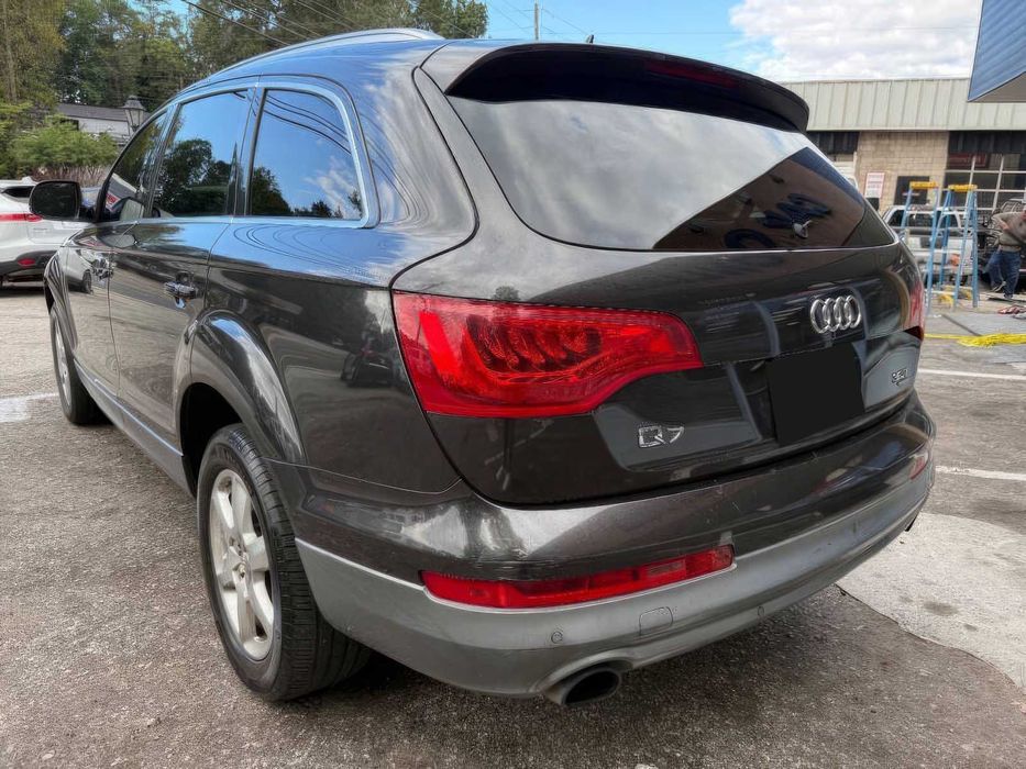 Audi Q7      2014