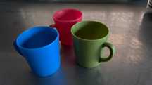 Pratos e Canecas em plástico infantil
