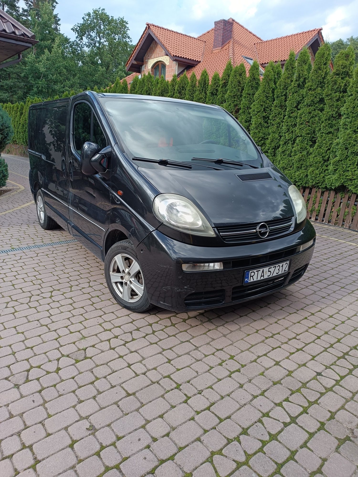 Sprzedam Opel Vivaro 1.9cdti