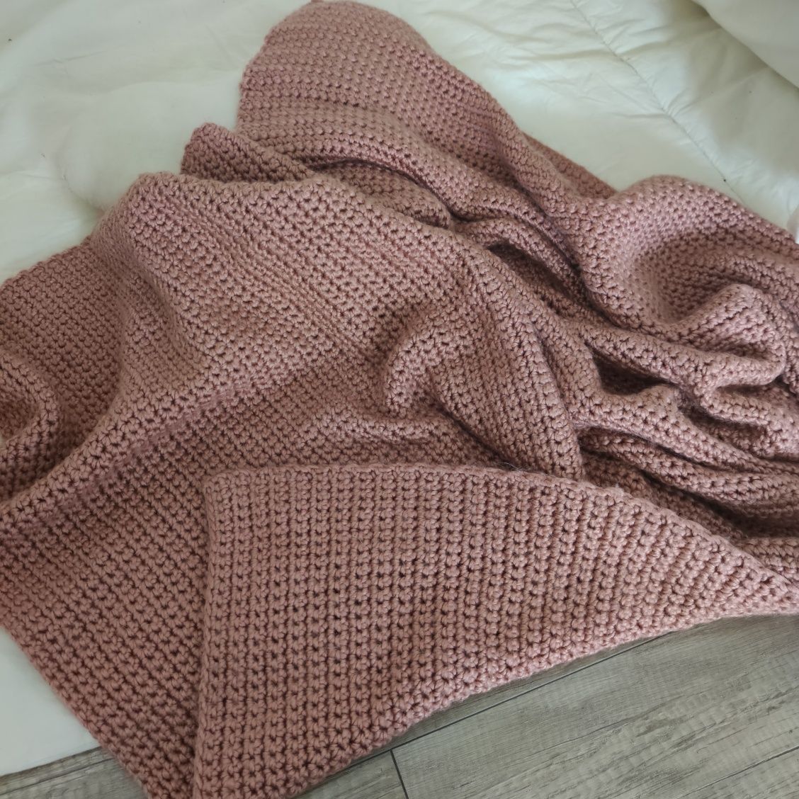 Koc kocyk dziecięcy brudny róż handmade szydełkowany ręcznie