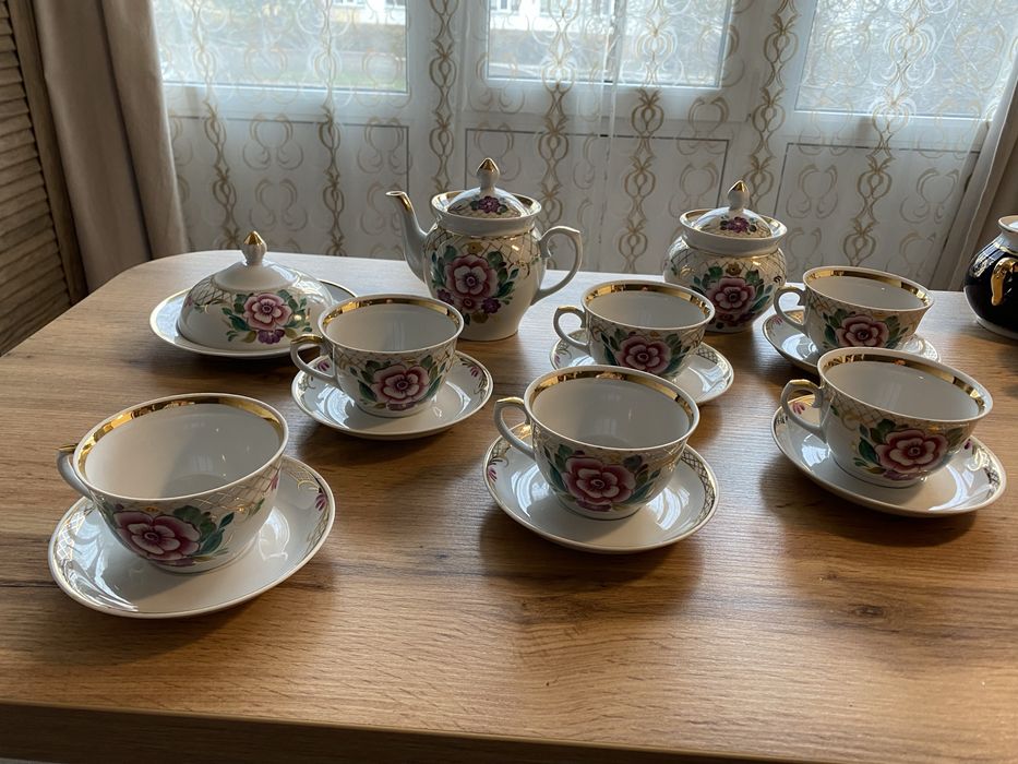 Сервіз, чарки, чашки