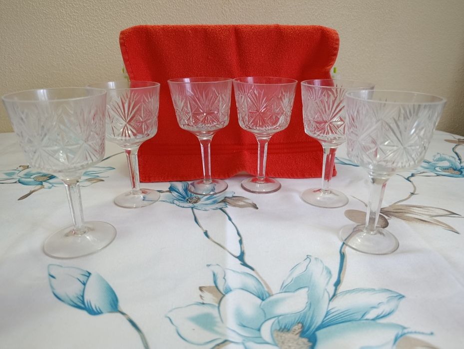 Бокали вінтажні, хрустальні.