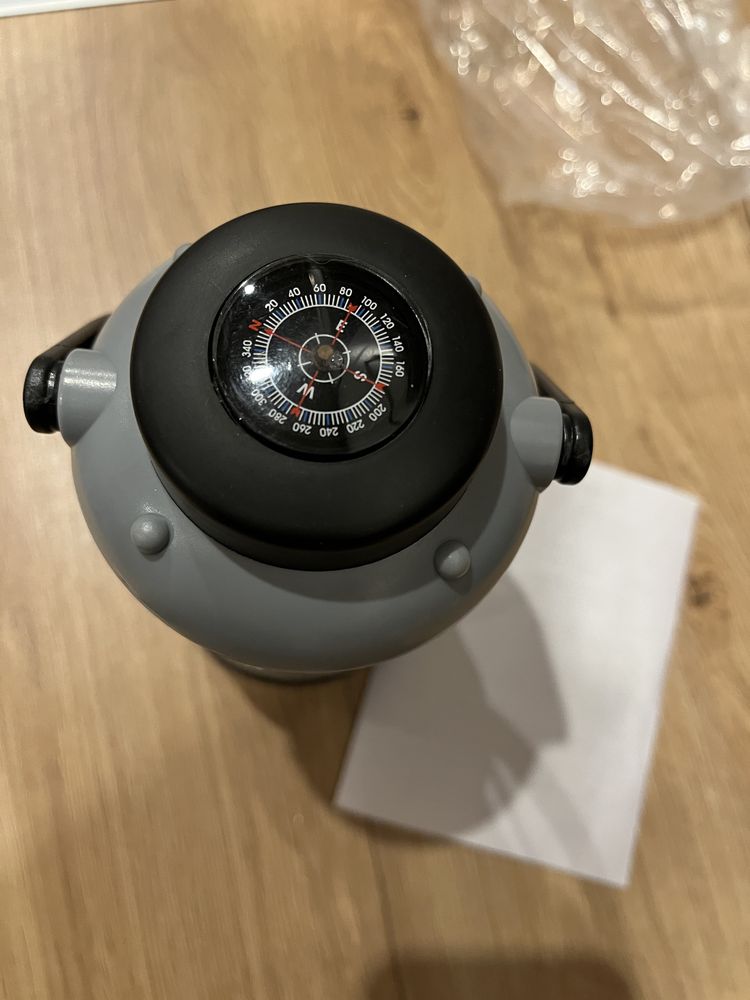 Lampka diodowa LED kempingowa na baterie kompas