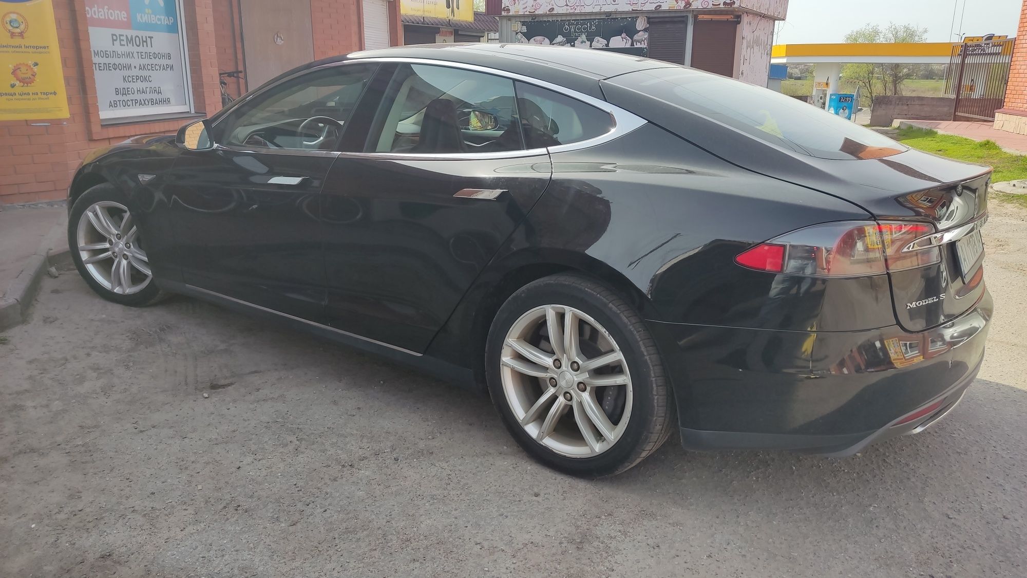 Tesla model s 60